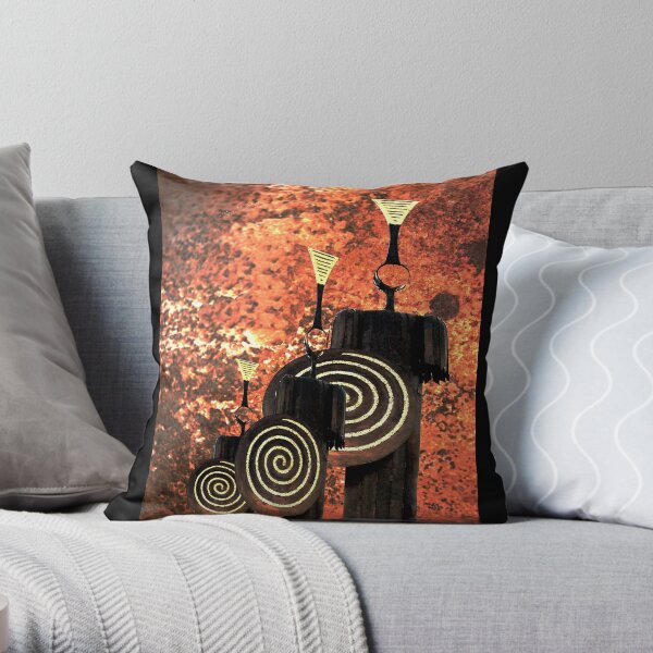 Tri Na Ri Throw Pillow