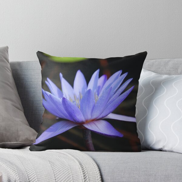 Artikelvorschau, Blue Pond Lily 2 entworfen und verkauft von Michael D'Andrea Diaz.