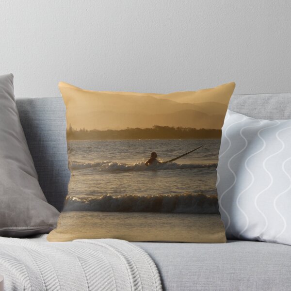 Aperçu de l'œuvre Surfer at Byron Bay créée et vendue par peter.