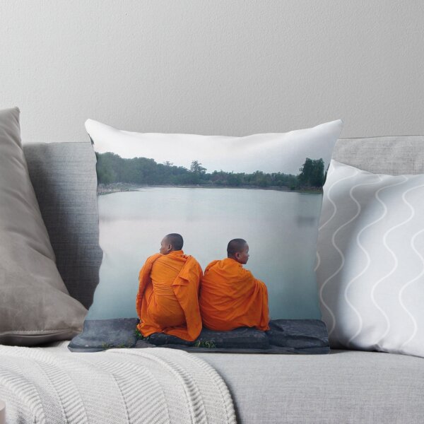 Aperçu de l'œuvre Monks At Holy Pond, Angkor créée et vendue par PixPlanet.