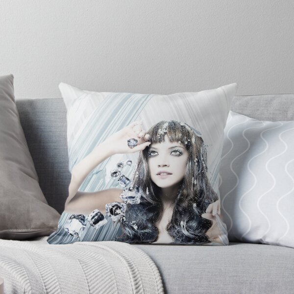 Item preview, Reyna de hielo designed and sold by Bogac Erguvenc.
