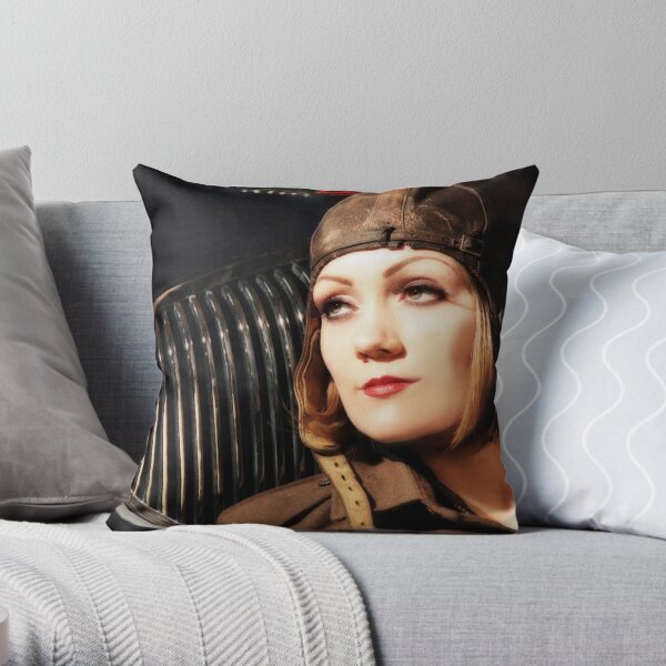 Greta Garbo Throw Pillow