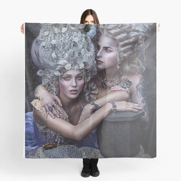 Viola & Fabienne III Scarf