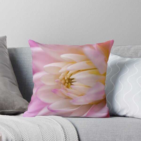 Artikelvorschau, Pink Dahlia entworfen und verkauft von Mirka Rueda Rodriguez.