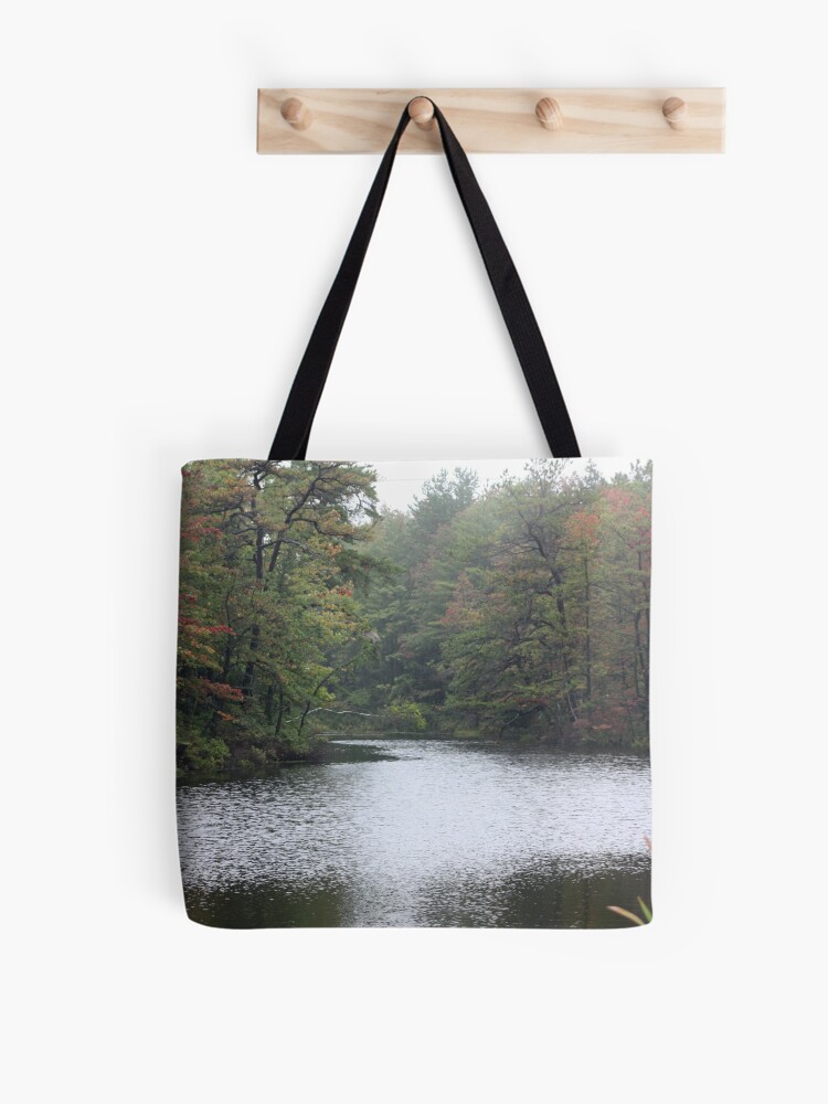 Thumbnail 1 von 2, Stofftasche, River In Fall designt und verkauft von Boo7.
