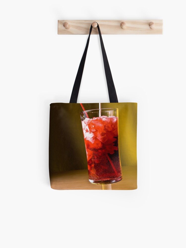 Imagen 1 de 2, Bolsa de tela con la obra Italian Soda: Raspberry, diseñada y vendida por trapane.