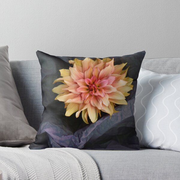 Aperçu de l'œuvre Dahlia-3 créée et vendue par Roger Maynard.