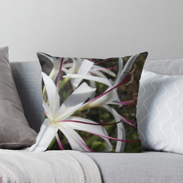Artikelvorschau, Wild White Australian Flowers entworfen und verkauft von Ride 4 Coffee.