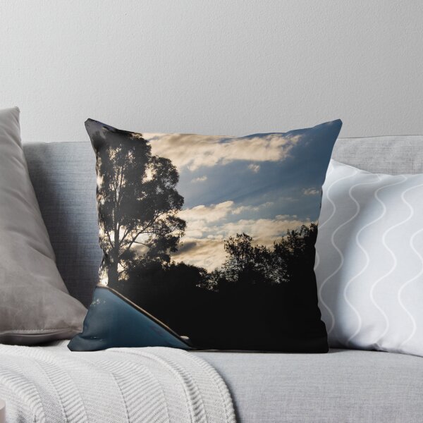 Aperçu de l'œuvre peering down into the clouds créée et vendue par Joel Wigley.
