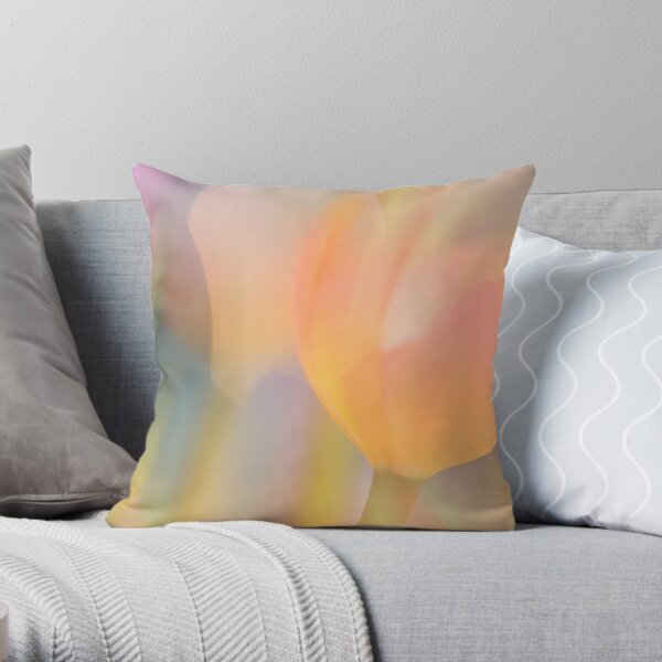 Tulip reflection Throw Pillow