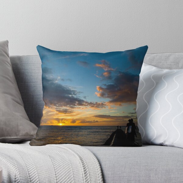 Honolulu, Hawaii Throw Pillow