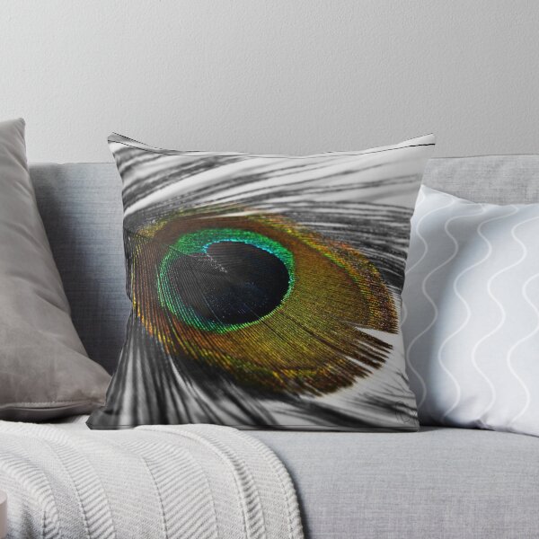 eye! Throw Pillow
