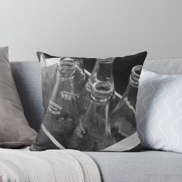Artikelvorschau, Glass Bottles entworfen und verkauft von David W Kirk.