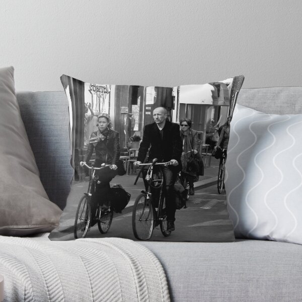 public transport Throw Pillow
