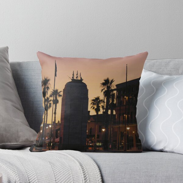 Artikelvorschau, Glenelg Silhouette entworfen und verkauft von AlexMac.