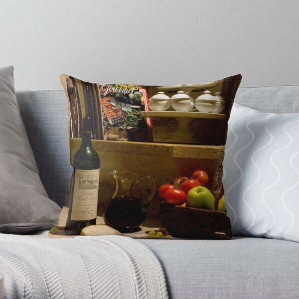 Un verre de vin rouge? A glass of red wine? Throw Pillow
