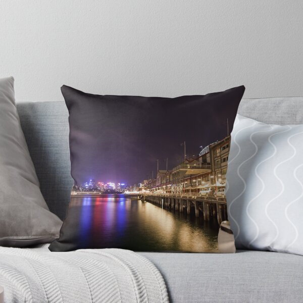 Artikelvorschau, Pier One - Sydney Harbour entworfen und verkauft von MiImages.