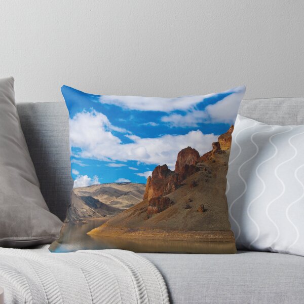 Artikelvorschau, Lake Owyhee Near Leslie Gulch entworfen und verkauft von Albert Dickson.