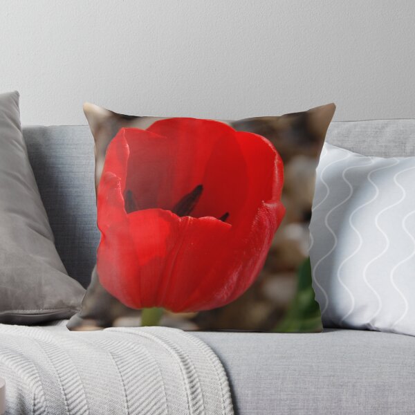 Tulip 2 Throw Pillow