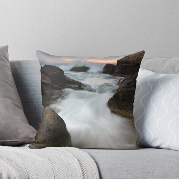 Artikelvorschau, Wave Breaking at Hazard Rocks entworfen und verkauft von astockwell.