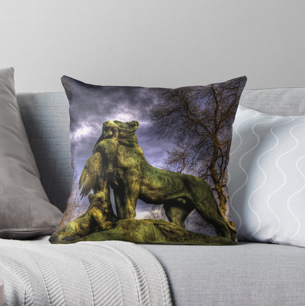 What's for lunch, Mum? Throw Pillow