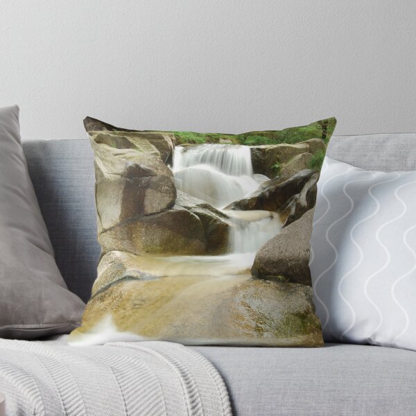 Aperçu de l'œuvre Glen River Cascades créée et vendue par Kevin Neupert.