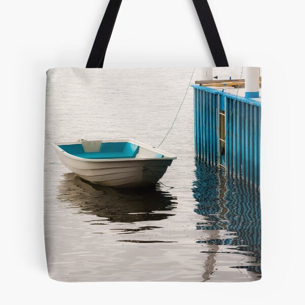Artikelvorschau,  Hobart Tasmanien. ! http: //images-3.redbubble.net/img/art/mattecolor: hell% 20weiß / Produkt: mattierter Druck / Ansicht: Vorschau / 3462995-2-blue-dinghy.jpg! ! http: //images-3.redbubble.net/img/art/framecolor: anthrazit / framestyle: box20 / mattecol entworfen und verkauft von Kristi Robertson.