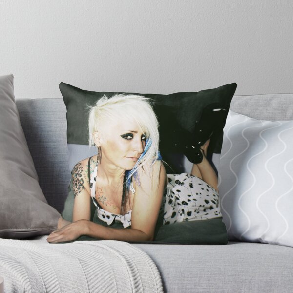 Item preview, Este dormitorio resplandor designed and sold by Craig 'has a nice' Dick.