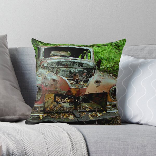 The old Car at Jackfish Ontario Throw Pillow