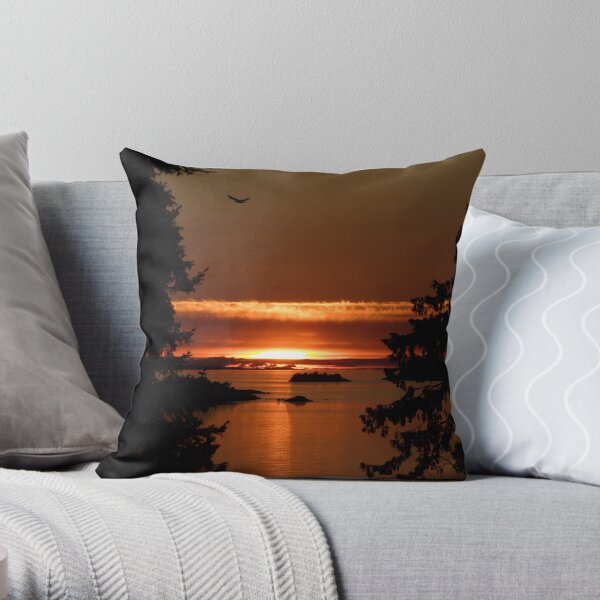 Winchelsea Islands Sunset Throw Pillow