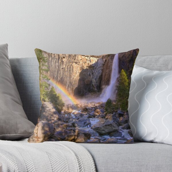 Artikelvorschau, Yosemite Falls entworfen und verkauft von Justin Baer.