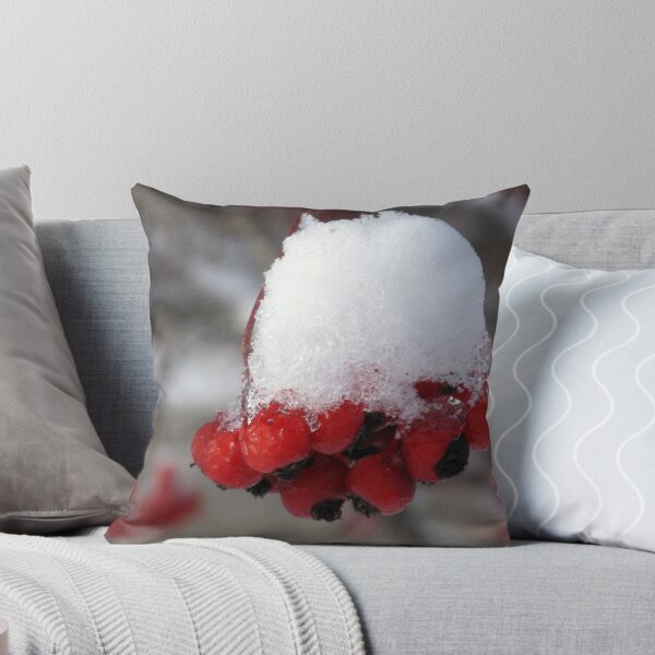 Artikelvorschau, Snow Berries entworfen und verkauft von CynLynn.