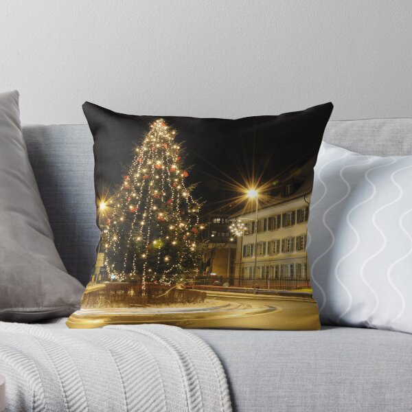 Chistmas Memories Throw Pillow