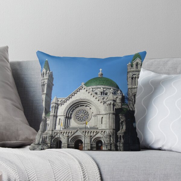 Item preview,  Missouri, esta es una visita obligada. Está abierto al público todos los días y se permite la fotografía, excepto cuando se está celebrando una misa. *

* Esta enorme catedral cubre la mayor parte de una manzana al oeste del centro de St. Louis. La pla designed and sold by barnsis.