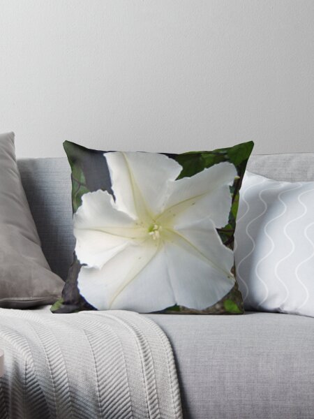 Aperçu de l'œuvre MoonFlower créée et vendue par WhiteOak Art Designs.