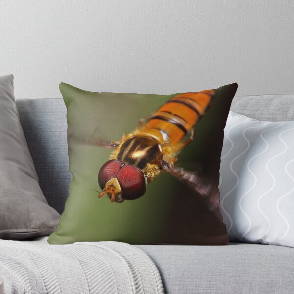 Artikelvorschau, Hoverfly in flight entworfen und verkauft von Andrew Durick.