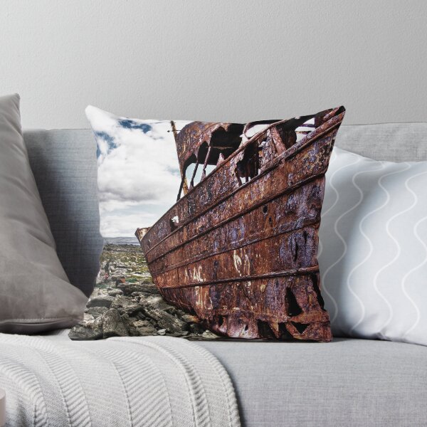 The fallen Plassey Throw Pillow