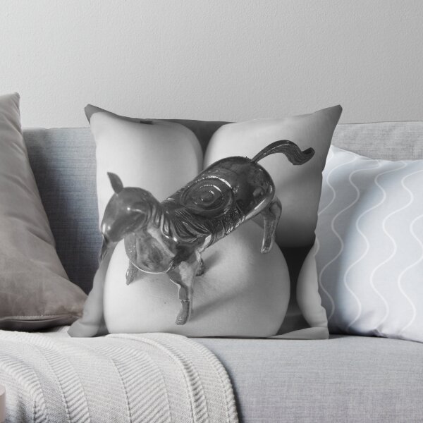 CARRARA Throw Pillow