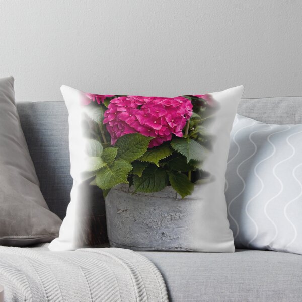 Artikelvorschau, Hydrangea Thoughts II entworfen und verkauft von Dania Reichmuth.