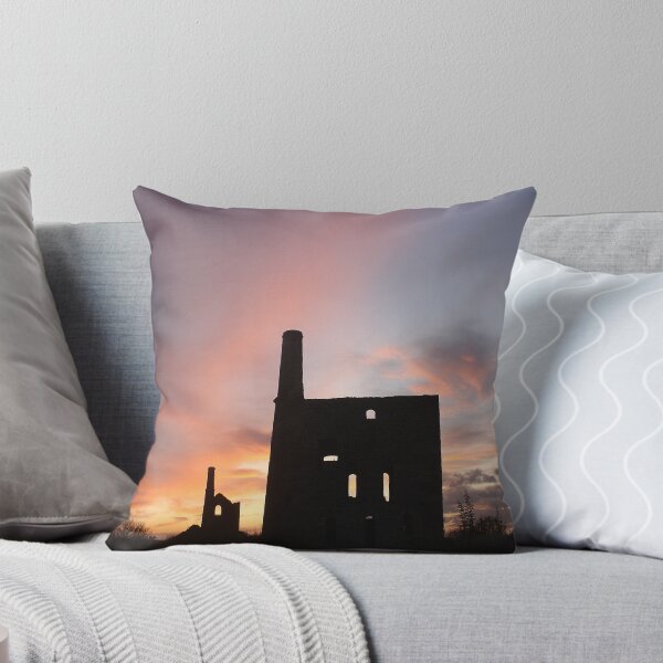 Aperçu de l'œuvre Engine House Glow créée et vendue par SuzyFoo.
