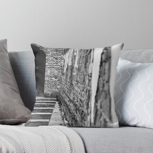Artikelvorschau, Wonky Wall entworfen und verkauft von Chloe Beacon.