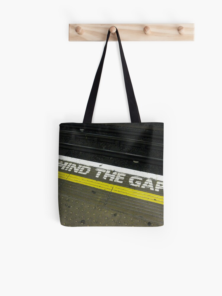 gap tote