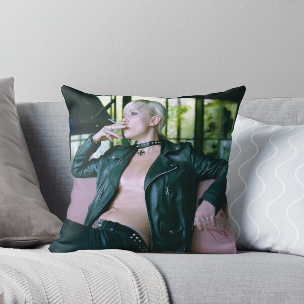 Item preview, Veuve noire designed and sold by Ludovic Sanchez.