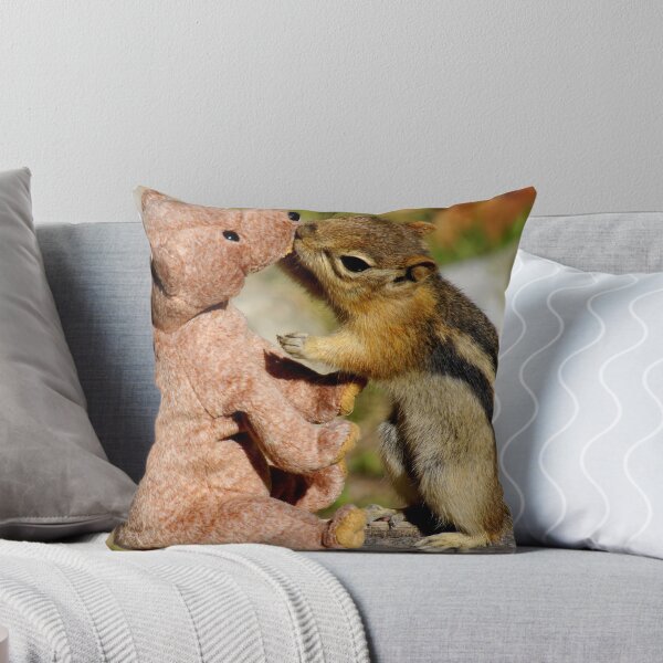 Artikelvorschau,  2010 - Dies ist kein Photoshopping. Dies erfolgt direkt aus der Kamera mit geringfügigen Beleuchtungsanpassungen und Beschneidungen.

Die Jasper and Bear Serie .....

Jasper trifft Bär
! http: //ih2.redbubble.net/work.5322288.1.fp entworfen und verkauft von Betsy Seeton.