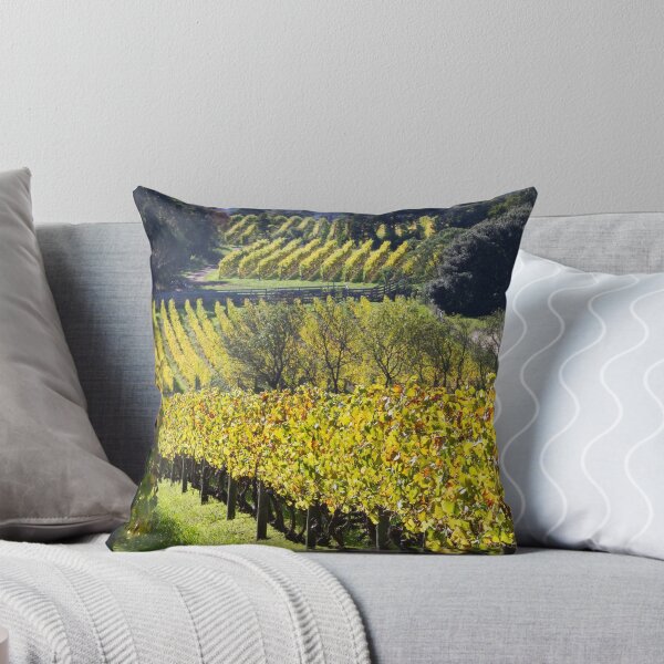 Artikelvorschau, Holm Oak Vineyard entworfen und verkauft von Mike Calder.