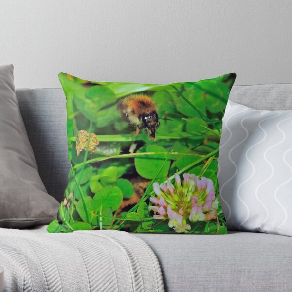 Flying Bee 0031 Throw Pillow
