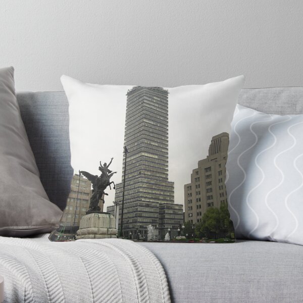 La Torre Latinoamericana desde Bellas Artes Throw Pillow