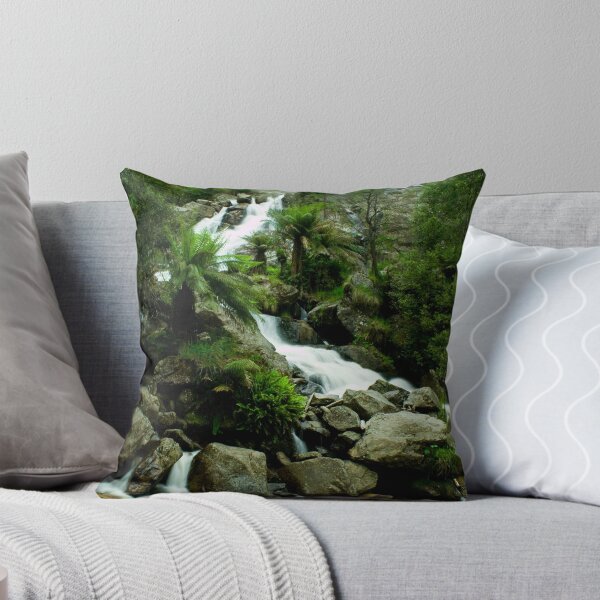 Aperçu de l'œuvre St Columbia falls, Tasmania créée et vendue par andychiz.