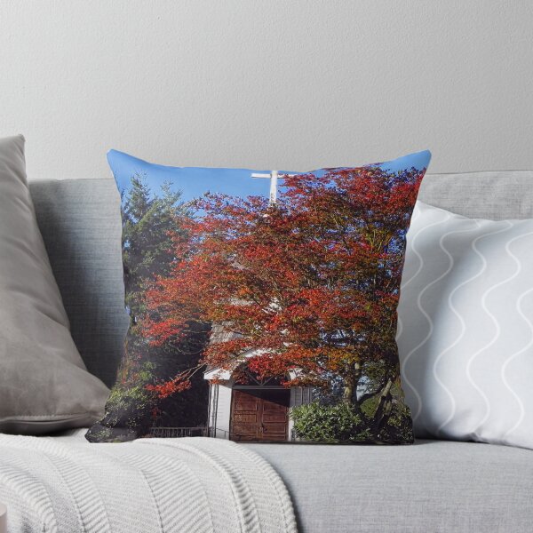 Aperçu de l'œuvre Small church in the fall créée et vendue par Kathy Yates.