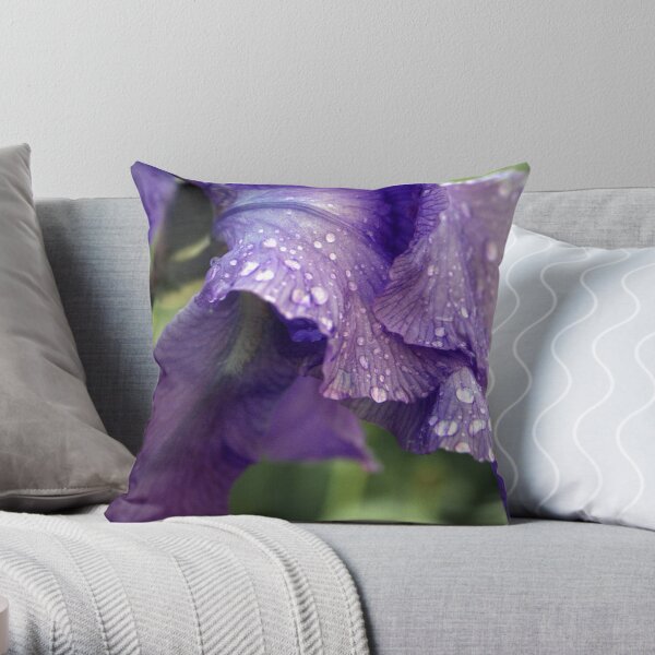 purple dew Throw Pillow